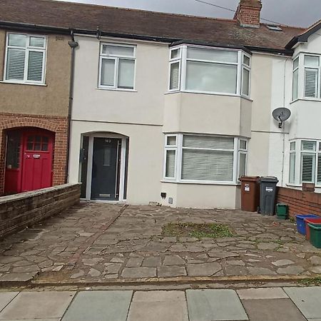 Charming 3-Bedroom Family Home Londra Dış mekan fotoğraf