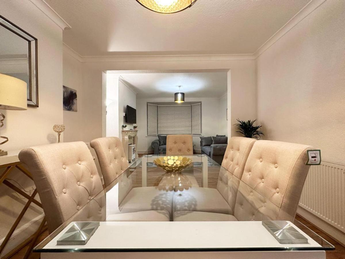 Charming 3-Bedroom Family Home Londra Dış mekan fotoğraf