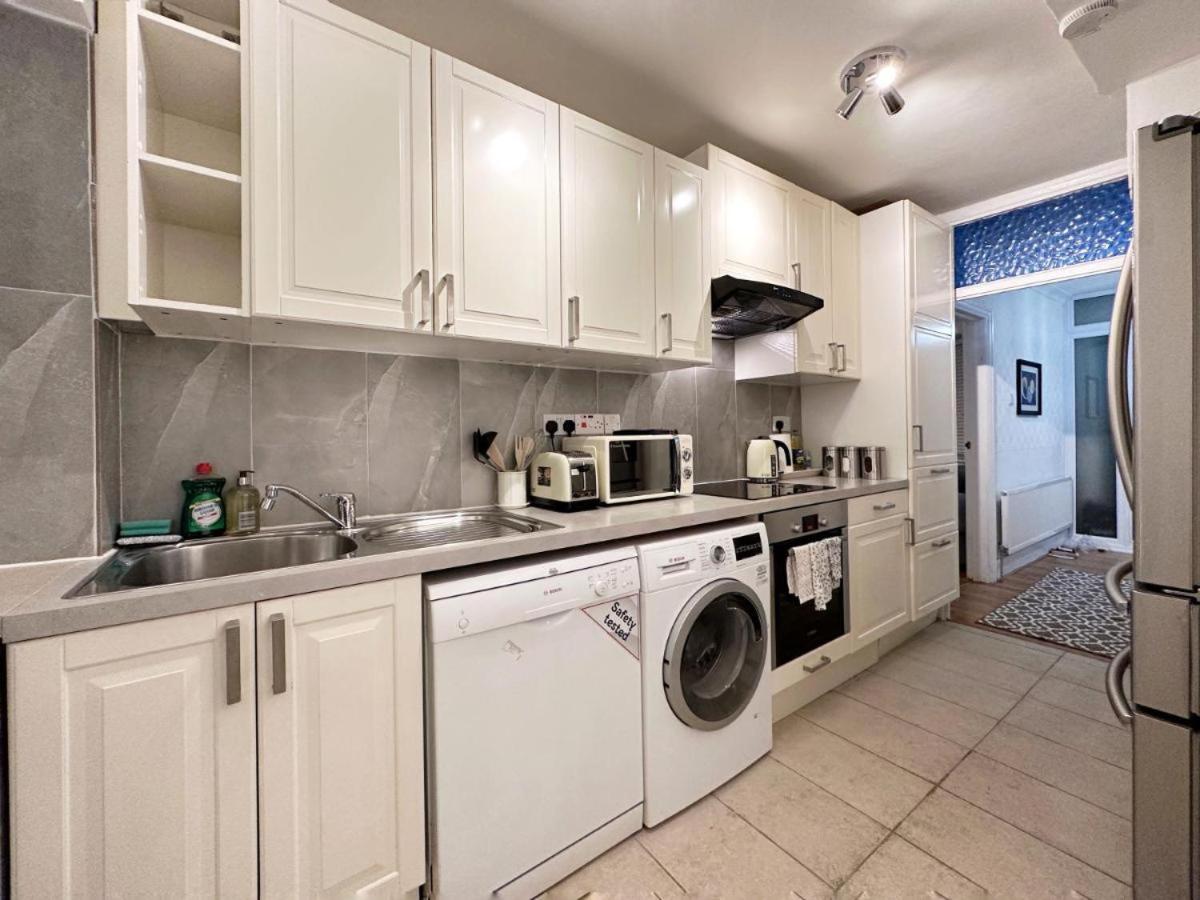Charming 3-Bedroom Family Home Londra Dış mekan fotoğraf