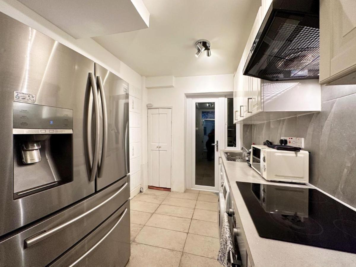 Charming 3-Bedroom Family Home Londra Dış mekan fotoğraf